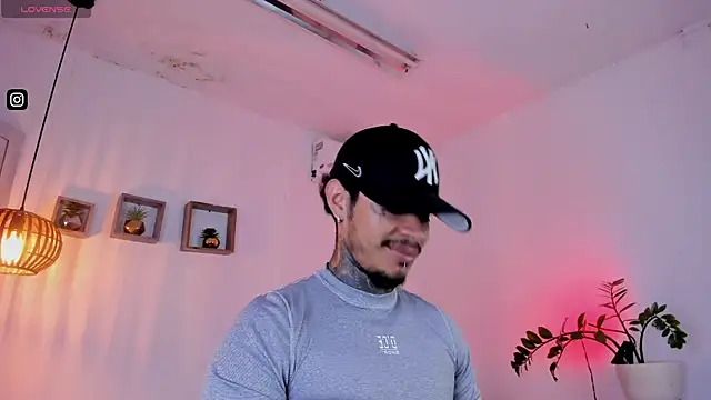 Snapshot of JordanSmiith_ chatting on 01.27.25 JordanSmiith  online show from 01.27.25