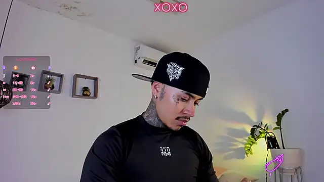 Snapshot of JordanSmiith_ chatting on 01.28.25 JordanSmiith  online show from 01.28.25