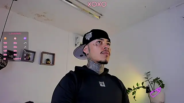 Snapshot of JordanSmiith_ chatting on 02.01.25 JordanSmiith  online show from 02.01.25