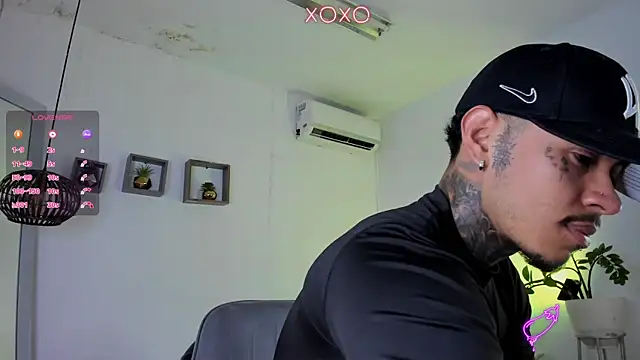 Snapshot of JordanSmiith_ chatting on 02.03.25 JordanSmiith  online show from 02.03.25