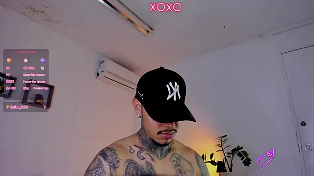 Snapshot of JordanSmiith_ chatting on 02.05.25 JordanSmiith  online show from 02.05.25