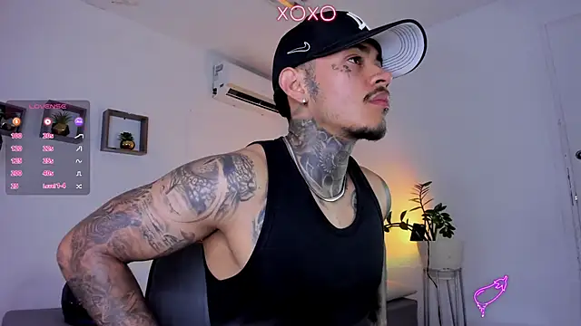 Snapshot of JordanSmiith_ chatting on 02.07.25 JordanSmiith  online show from 02.07.25