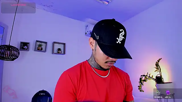 Snapshot of JordanSmiith_ chatting on 02.14.25 JordanSmiith  online show from 02.14.25