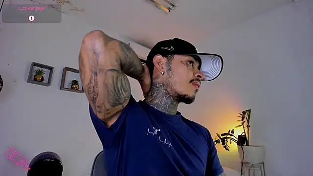 Snapshot of JordanSmiith_ chatting on 02.18.25 JordanSmiith  online show from 02.18.25