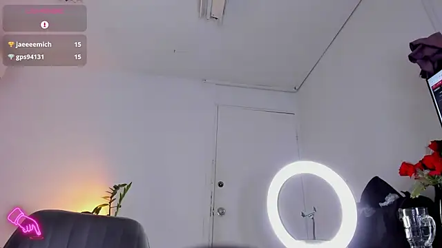 Snapshot of JordanSmiith_ chatting on 02.18.25 JordanSmiith  online show from 02.18.25