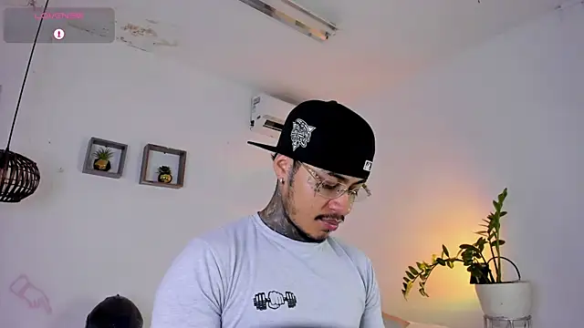 Snapshot of JordanSmiith_ chatting on 02.23.25 JordanSmiith  online show from 02.23.25