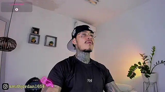 Snapshot of JordanSmiith_ chatting on 02.25.25 JordanSmiith  online show from 02.25.25