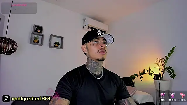 Snapshot of JordanSmiith_ chatting on 03.05.25 JordanSmiith  online show from 03.05.25