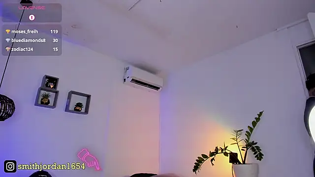 Snapshot of JordanSmiith_ chatting on 03.08.25 JordanSmiith  online show from 03.08.25