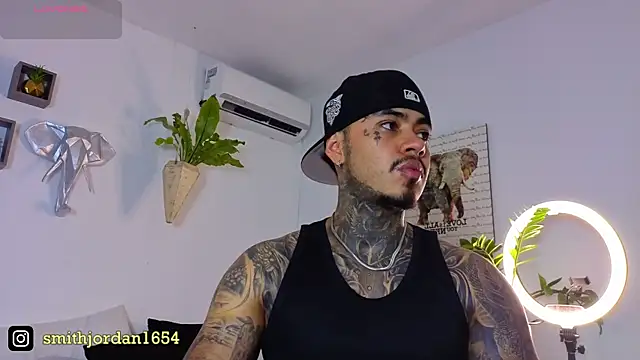 Snapshot of JordanSmiith_ chatting on 10.02.25 JordanSmiith  online show from 10.02.25