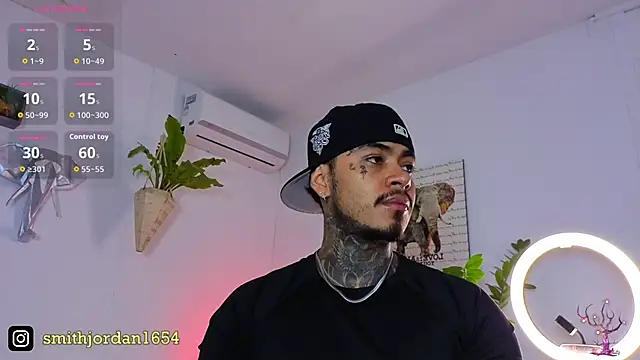 Snapshot of JordanSmiith_ chatting on 10.08.25 JordanSmiith  online show from 10.08.25