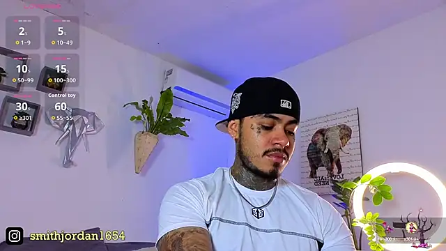 Snapshot of JordanSmiith_ chatting on 10.11.25 JordanSmiith  online show from 10.11.25