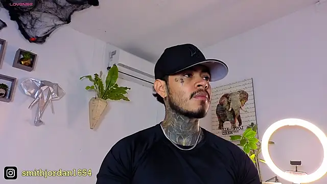 Snapshot of JordanSmiith_ chatting on 10.21.25 JordanSmiith  online show from 10.21.25