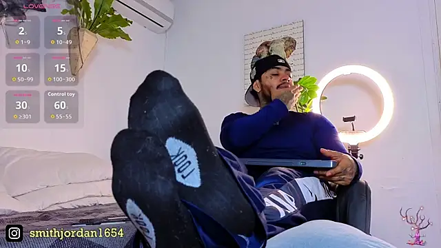 Snapshot of JordanSmiith_ chatting on 10.24.25 JordanSmiith  online show from 10.24.25