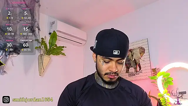 Snapshot of JordanSmiith_ chatting on 10.27.25 JordanSmiith  online show from 10.27.25