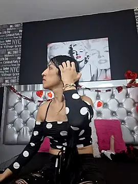  nicolehotshemale online show from 02.10.25