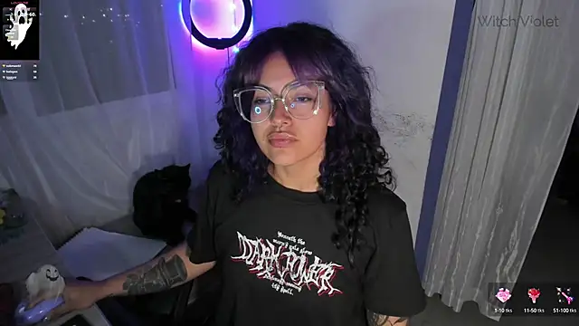 Snapshot of witchviolet chatting on 01.22.25 witchviolet online show from 01.22.25