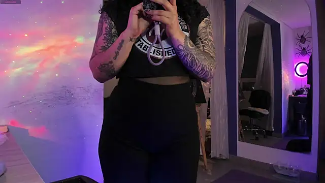 Snapshot of witchviolet chatting on 02.27.25 witchviolet online show from 02.27.25