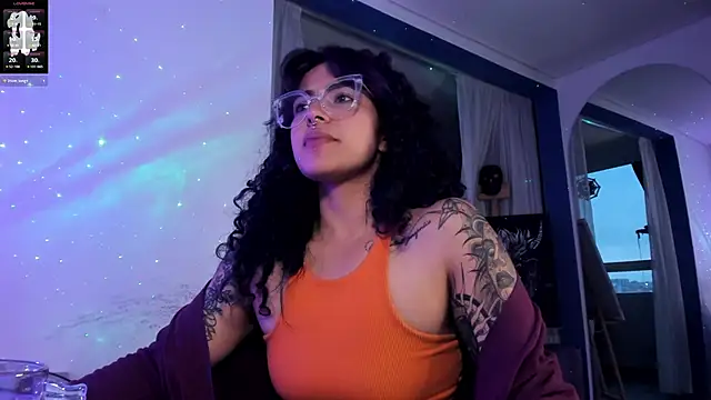 Snapshot of witchviolet chatting on 03.01.25 witchviolet online show from 03.01.25