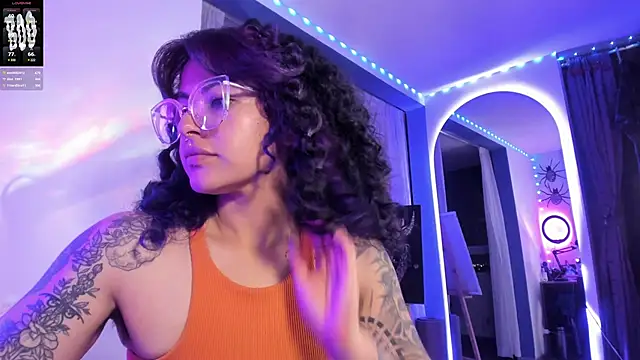 Snapshot of witchviolet chatting on 03.02.25 witchviolet online show from 03.02.25