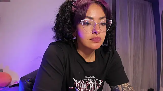 Snapshot of witchviolet chatting on 03.18.25 witchviolet online show from 03.18.25