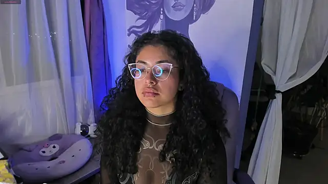 Snapshot of witchviolet chatting on 11.03.25 witchviolet online show from 11.03.25