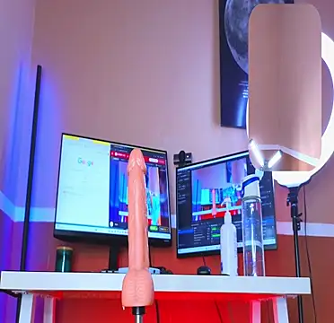 Snapshot of maykka chatting on 09.21.25 maykka online show from 09.21.25