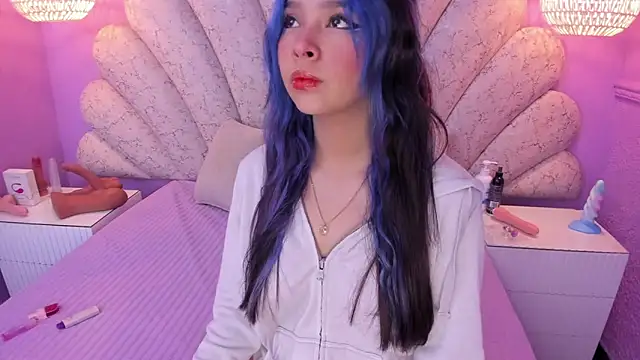 chloe watson  online show from 12.21.24