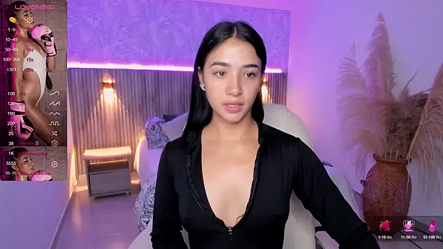 Snapshot of Antonella_Grayy chatting on 02.04.25 Antonella Grayy online show from 02.04.25