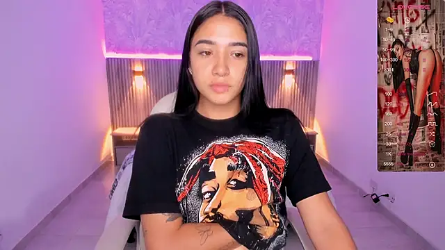 Snapshot of Antonella_Grayy chatting on 02.19.25 Antonella Grayy online show from 02.19.25