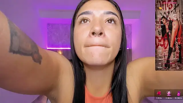 Snapshot of Antonella_Grayy chatting on 03.11.25 Antonella Grayy online show from 03.11.25