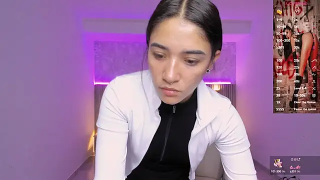 Snapshot of Antonella_Grayy chatting on 03.13.25 Antonella Grayy online show from 03.13.25