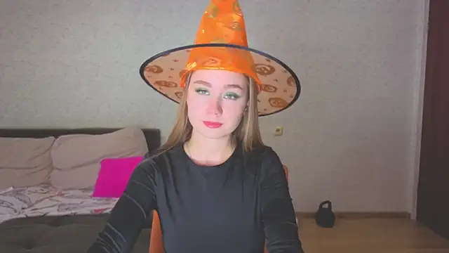 natali2550 online show from 10.28.25