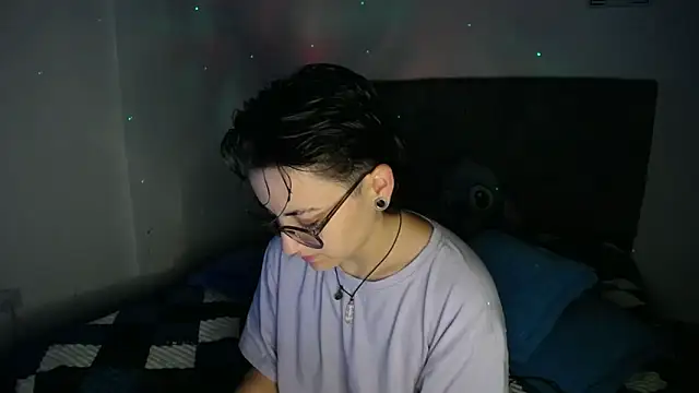 Snapshot of linda_33 chatting on 02.01.26 linda 33 online show from 02.01.26