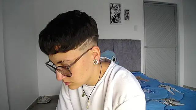 Snapshot of linda_33 chatting on 02.10.26 linda 33 online show from 02.10.26