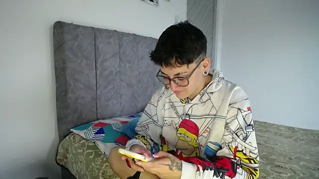 Snapshot of linda_33 chatting on 02.16.26 linda 33 online show from 02.16.26