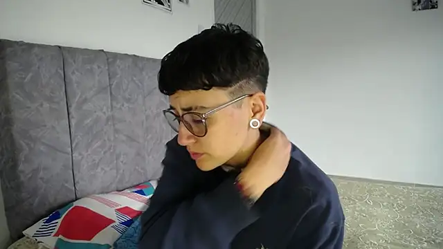 Snapshot of linda_33 chatting on 02.19.26 linda 33 online show from 02.19.26