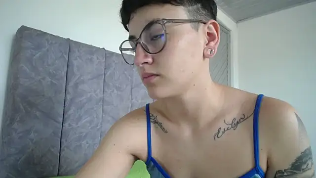 Snapshot of linda_33 chatting on 03.14.26 linda 33 online show from 03.14.26