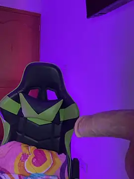 leila 22 online show from 10.17.25