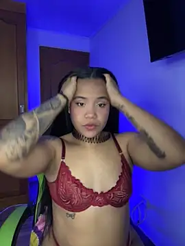 Snapshot of leila_22 chatting on 02.15.26 leila 22 online show from 02.15.26