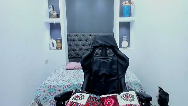 KatrinaQueen1 online show from 01.12.25