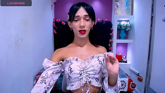 KatrinaQueen1 online show from 12.18.25