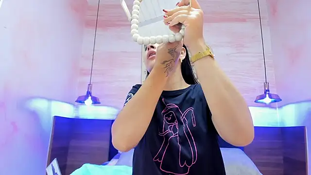 AnneDixie online show from 11.21.25