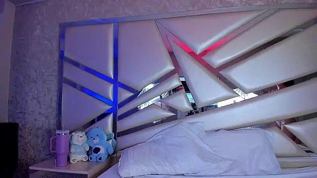 Miia002 online show from 11.05.25