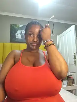 Bustygoddess32 online show from 12.10.24