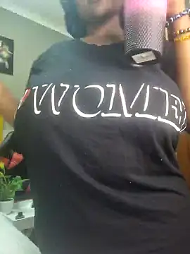Bustygoddess32 online show from 12.21.24