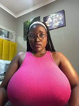 Bustygoddess32 online show from 01.28.25