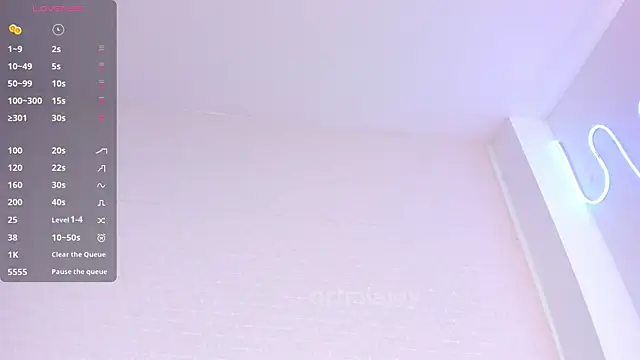 Snapshot of artmiaa chatting on 10.08.25 artmiaa online show from 10.08.25