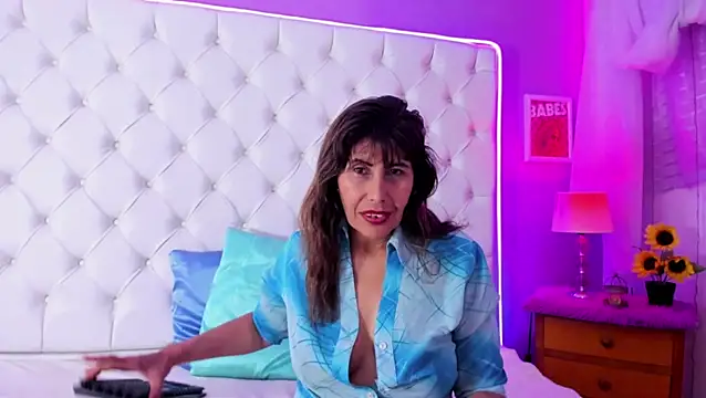 Snapshot of eva_loreti chatting on 01.17.25 eva loreti online show from 01.17.25