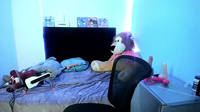 Charlotte cutee18 online show from 07.13.26